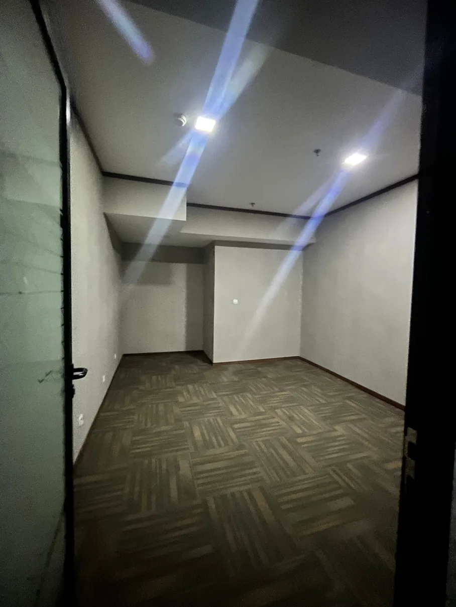 Ruang Kerja dengan Karpet